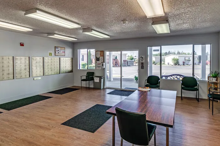 Arrowhead Mobile Home Park Picture 9