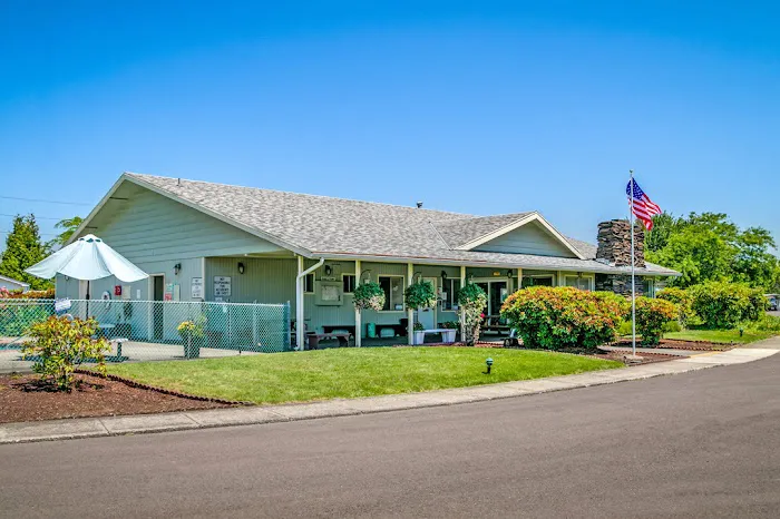 McNary Oaks Mobile Home Villa Picture 7