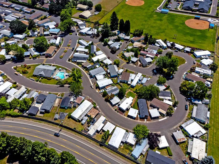 McNary Oaks Mobile Home Villa Picture 6