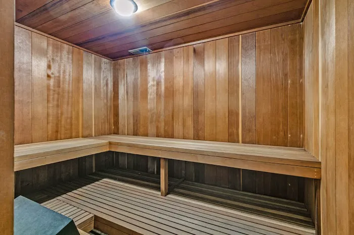 McNary Oaks Mobile Home Villa Picture 5