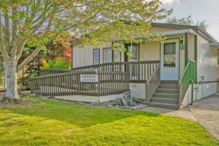 Windstone Village Picture 10