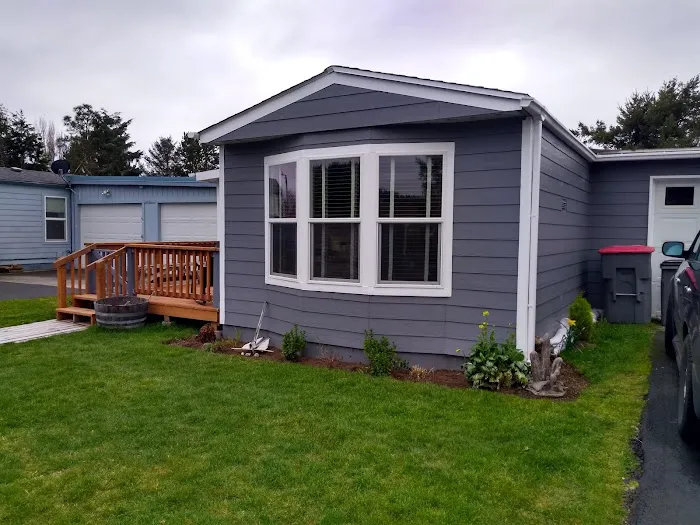 Glenwood Village Picture 7