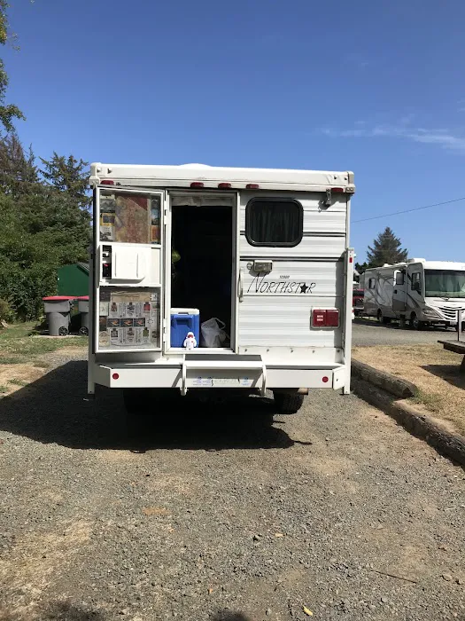 Bud's RV Park & Grocery Picture 5