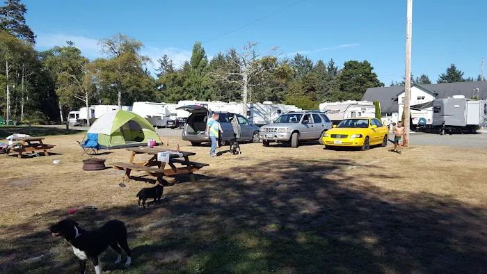 Bud's RV Park & Grocery Picture 8
