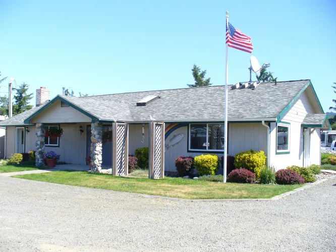 KM Resorts - Columbia Shores RV Resort Picture 5