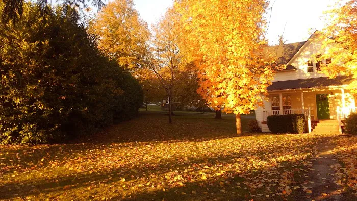 Dundee Hills Estate Picture 1