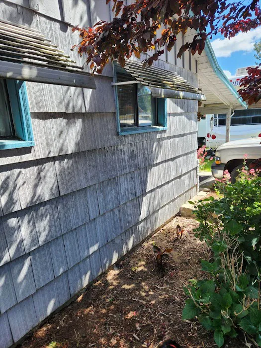 Center Street Mobile Park Picture 4