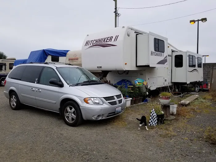 Beacon Charters & RV Park Picture 9