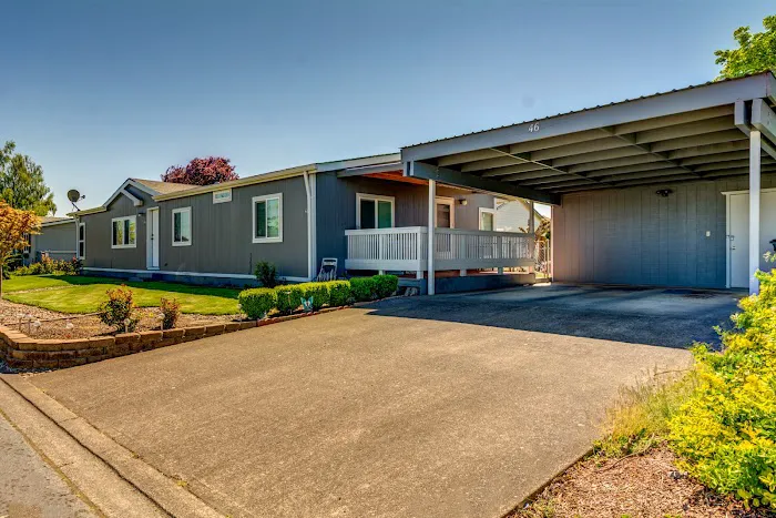 Heidi Manor Picture 8