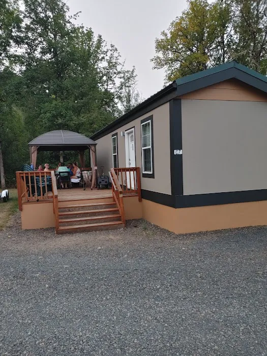 Harmony Lakeside RV & Cabins Resorts Picture 4