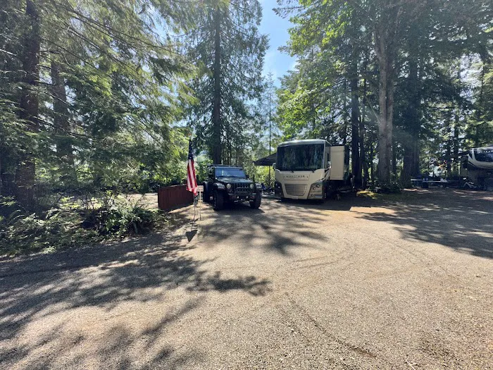 Harmony Lakeside RV & Cabins Resorts Picture 7