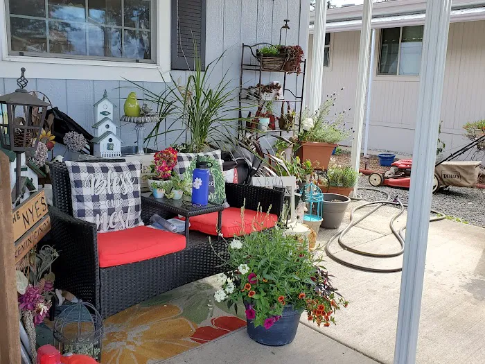 Lakeside Village Mobile Home Community Picture 3