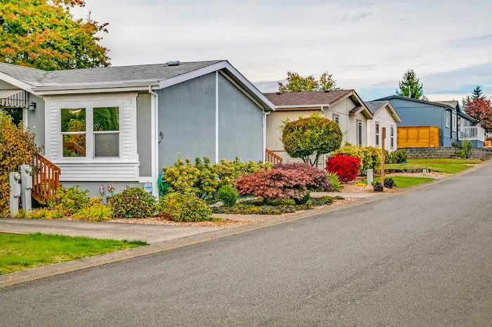 Oak Pointe Estates Picture 6