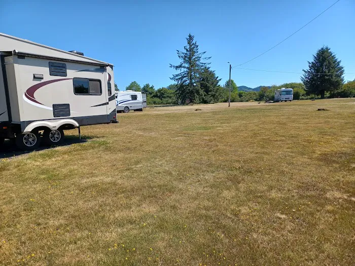 Port of Tillamook Bay RV Park Picture 7