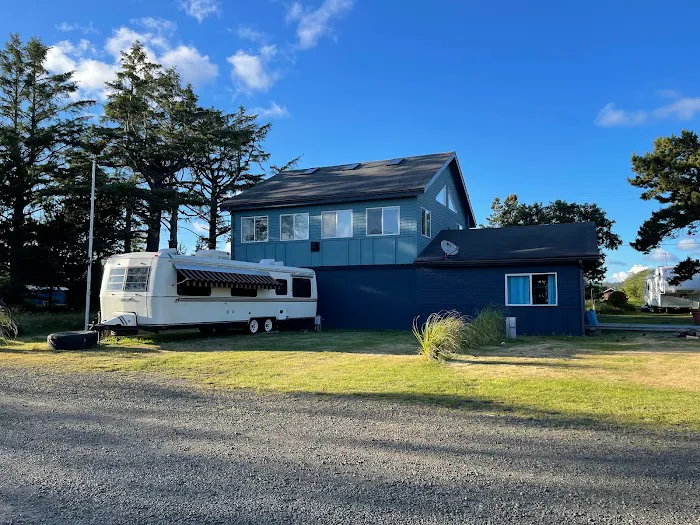 Bayshore RV Park & Guest Suites Picture 10