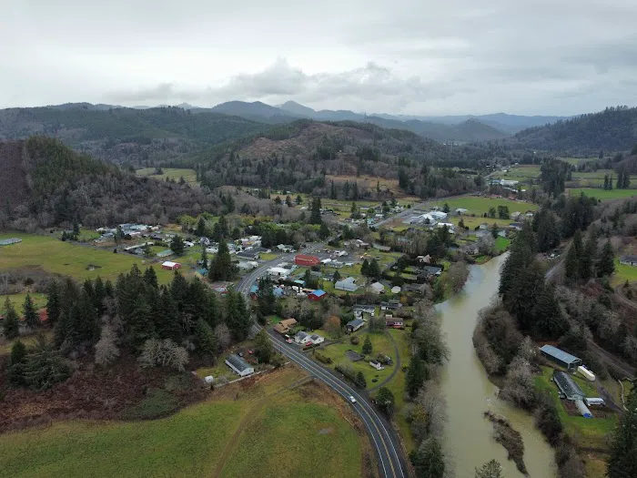 Nestucca River Village Picture 3