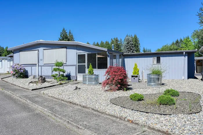 Western Plaza Picture 10