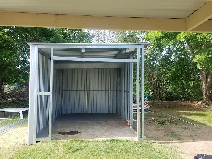 Crestwood Park LLC Picture 1