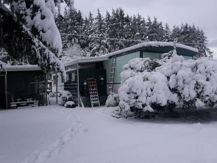 De Tray's Mobile Home Park Picture 9