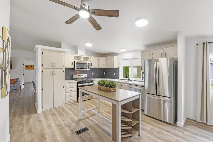 Claudia's Mobile Park Estates Picture 8