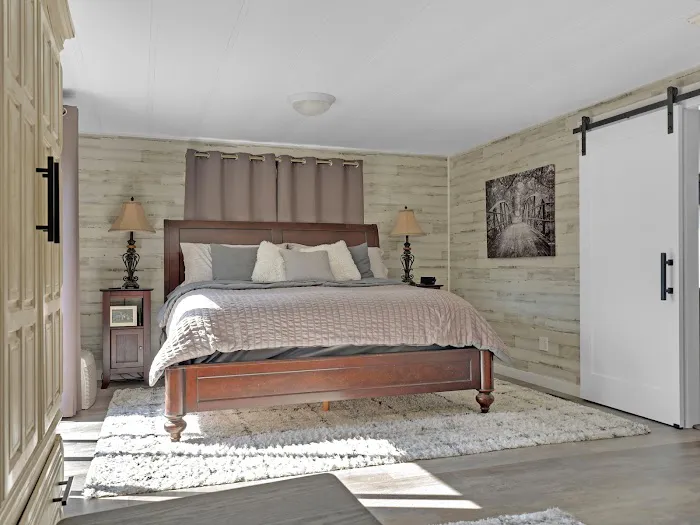 Claudia's Mobile Park Estates Picture 3