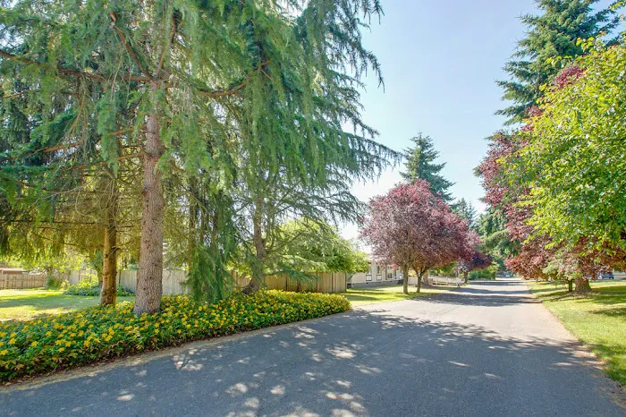 Crystal Pointe Estates Picture 10