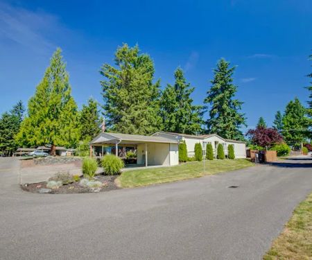 Crystal Pointe Estates