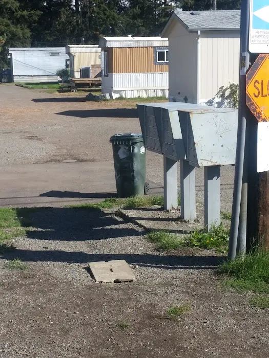 Rainier Villa Mobile Park Picture 10