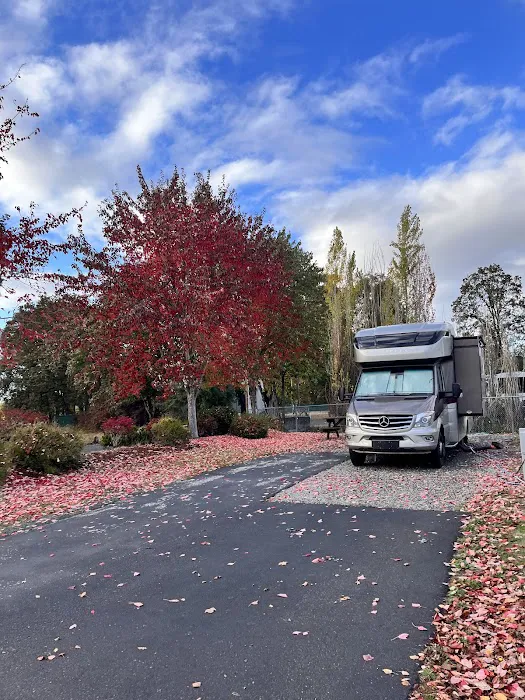 Knox Butte RV Park Picture 10