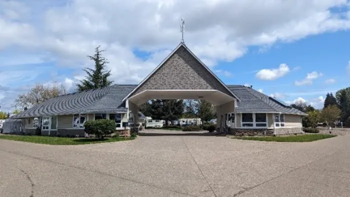 Blue Ox RV Park Picture 9