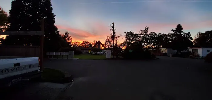 Sequoia Estates Mobile Home Park Picture 4