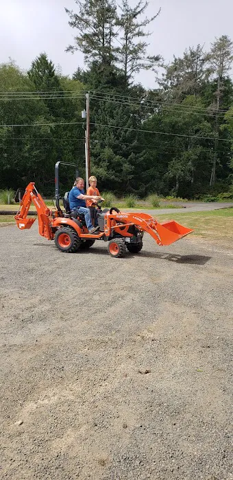 Sturgeon Trailer Harbor Picture 1