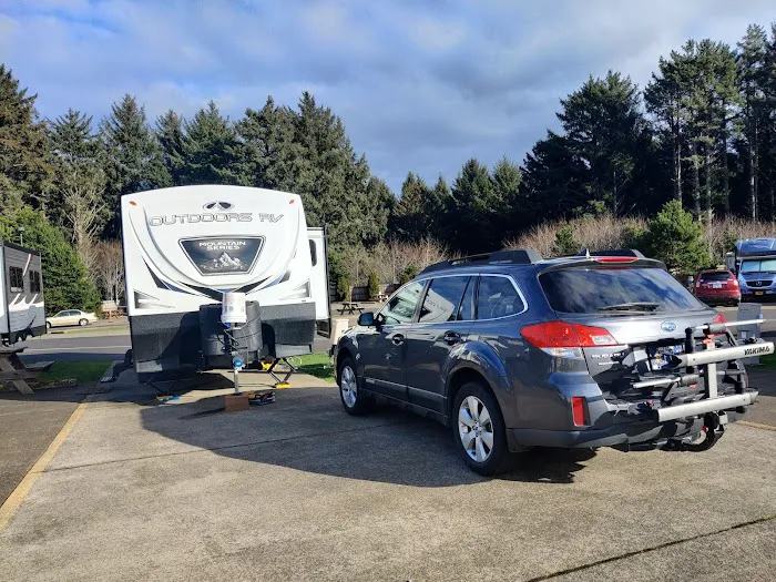 Logan Road RV Park Picture 3