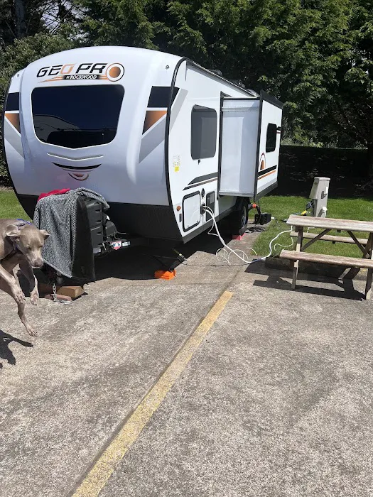 Logan Road RV Park Picture 6