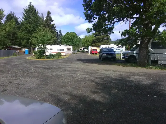 Waters Edge RV Park Picture 2