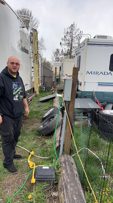 Dan and Bill's RV Park Picture 4