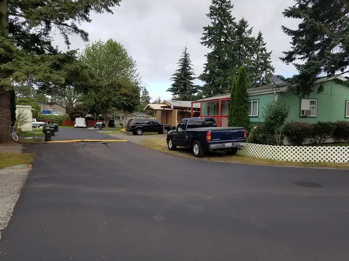 Laurel Lanes MHC LLC Picture 2