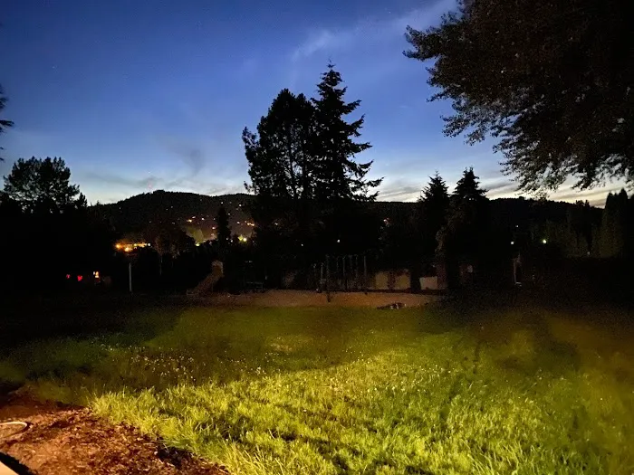 Knoll Terrace Picture 6