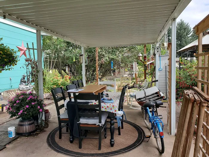 Whispering Pines Mobile Lodge Picture 2