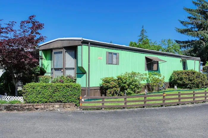 Twin Cedars Picture 7