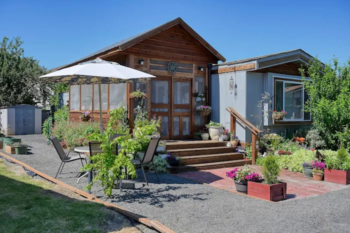 Twin Cedars Picture 8