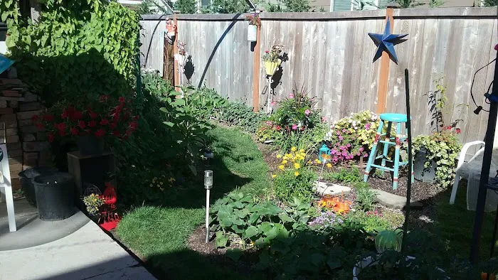 Elmwood Mobile Home Park Picture 5