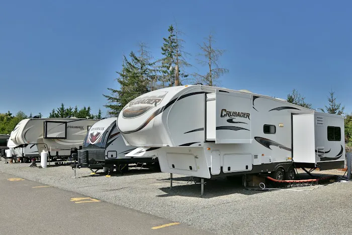 Majestic Mobile Manor & RV Park Picture 2