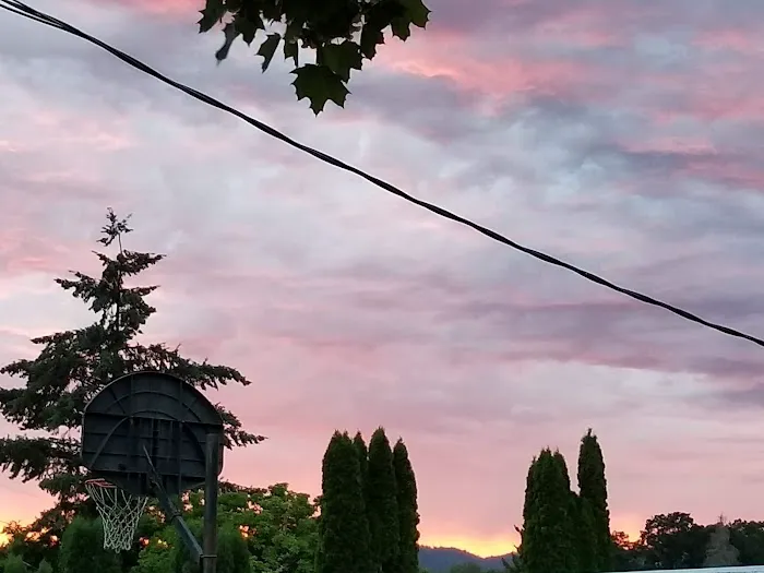 Corvallis Mobile Home Park Picture 9