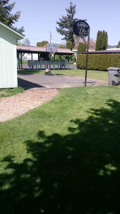 Corvallis Mobile Home Park Picture 5