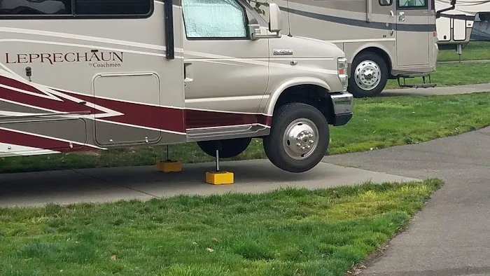 Little Creek RV Park Picture 6