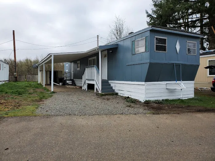 Peninsula Pines Mobile Home & RV Park Picture 2