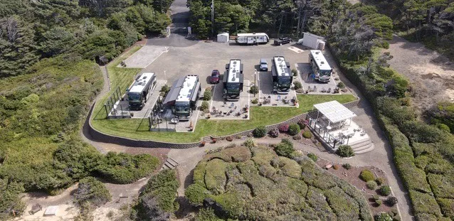 Pacific Surf Motorcoach Estate Picture 6