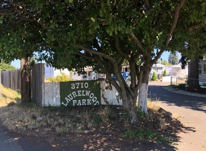 Laurelwood Mobile Home Park Picture 3