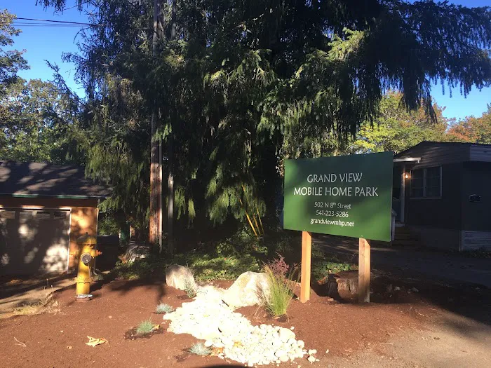 Grand View Mobile Home Park Picture 3